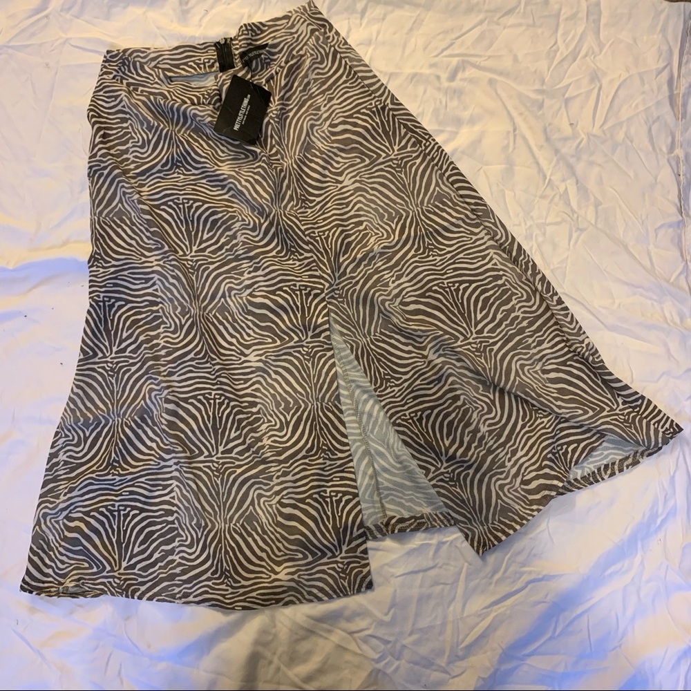 Tiger print Side slit Mid length Skirt